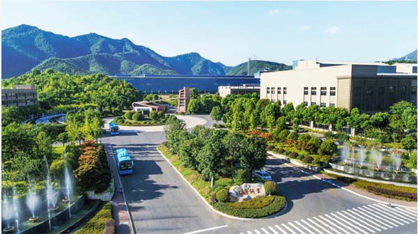 广发体育
高压锂电叉车交付和鼎铜业